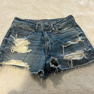 American Eagle mom short